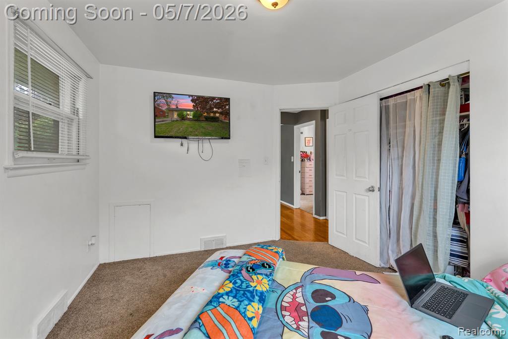 37022 Pinewood Road Wayne, MI 48184 - Photo 10 of 30