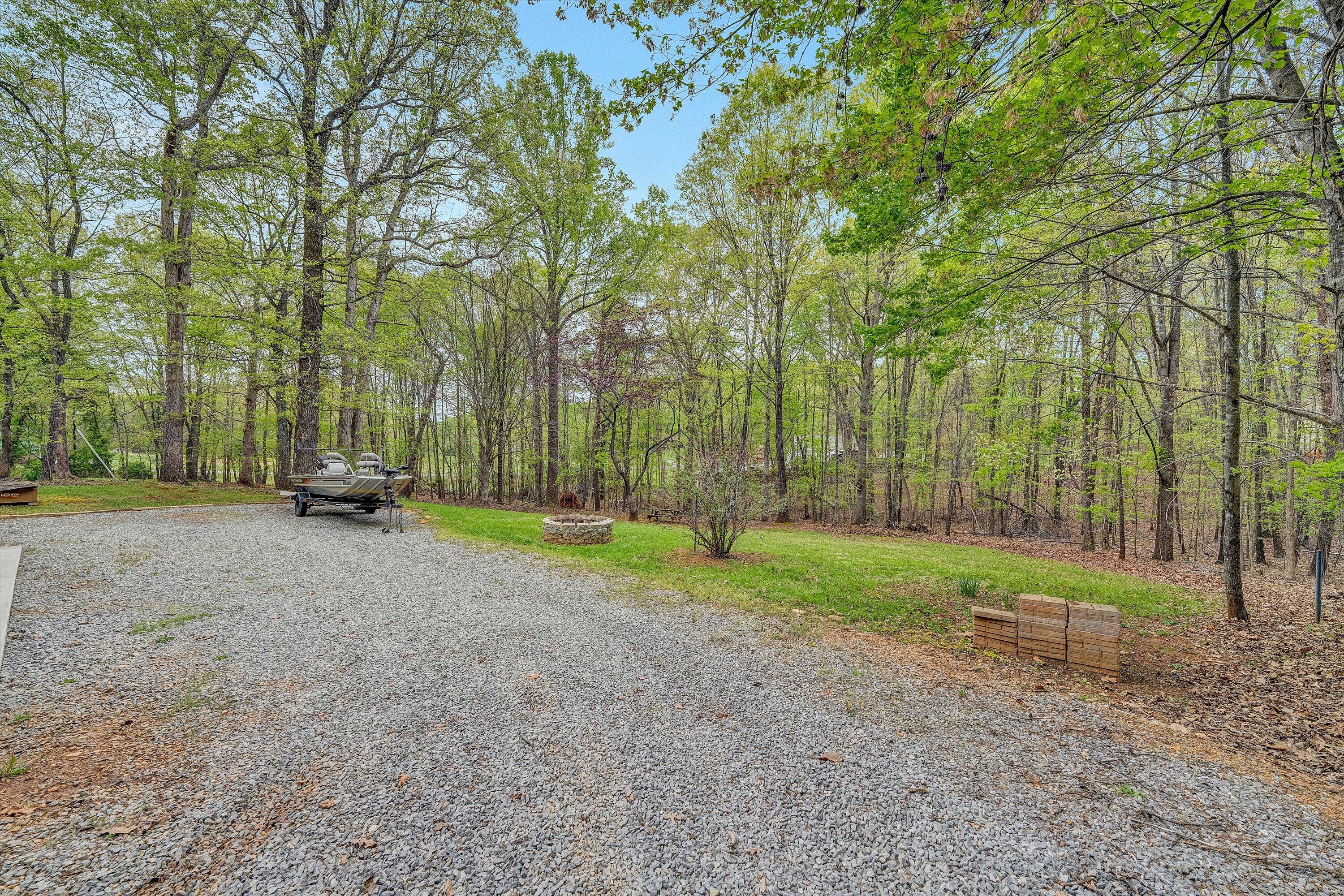 1681 Diamond Hill Road Moneta, VA 24121 - Photo 34 of 47 1681 Diamond Hill Road (40)