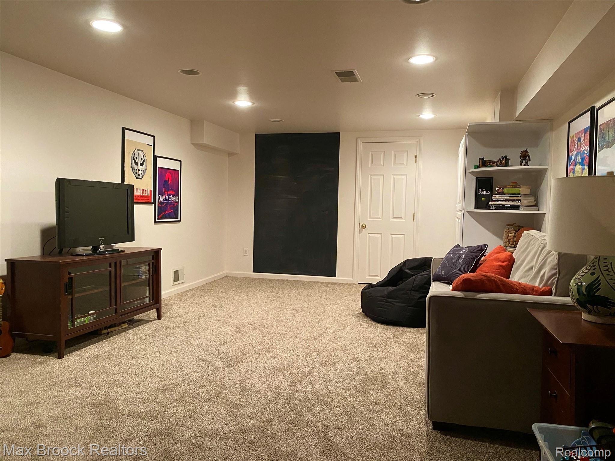 2633 Trafford Road Royal Oak, MI 48073 - Photo 28 of 40 35.d