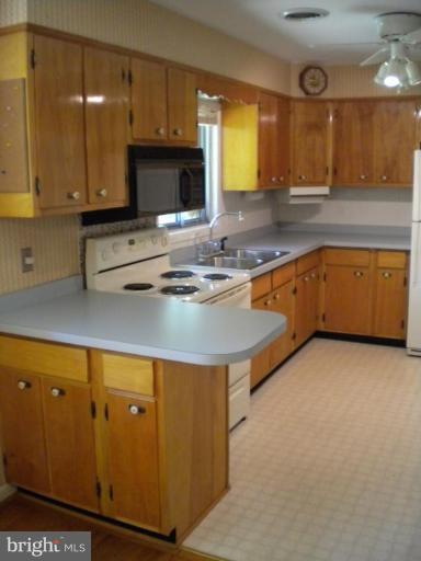 7922 Belgaro Road Laurel, MD 20723 - Photo 26 of 27 Kitchen