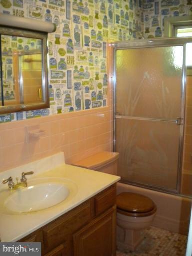 7922 Belgaro Road Laurel, MD 20723 - Photo 7 of 27 Bath #1