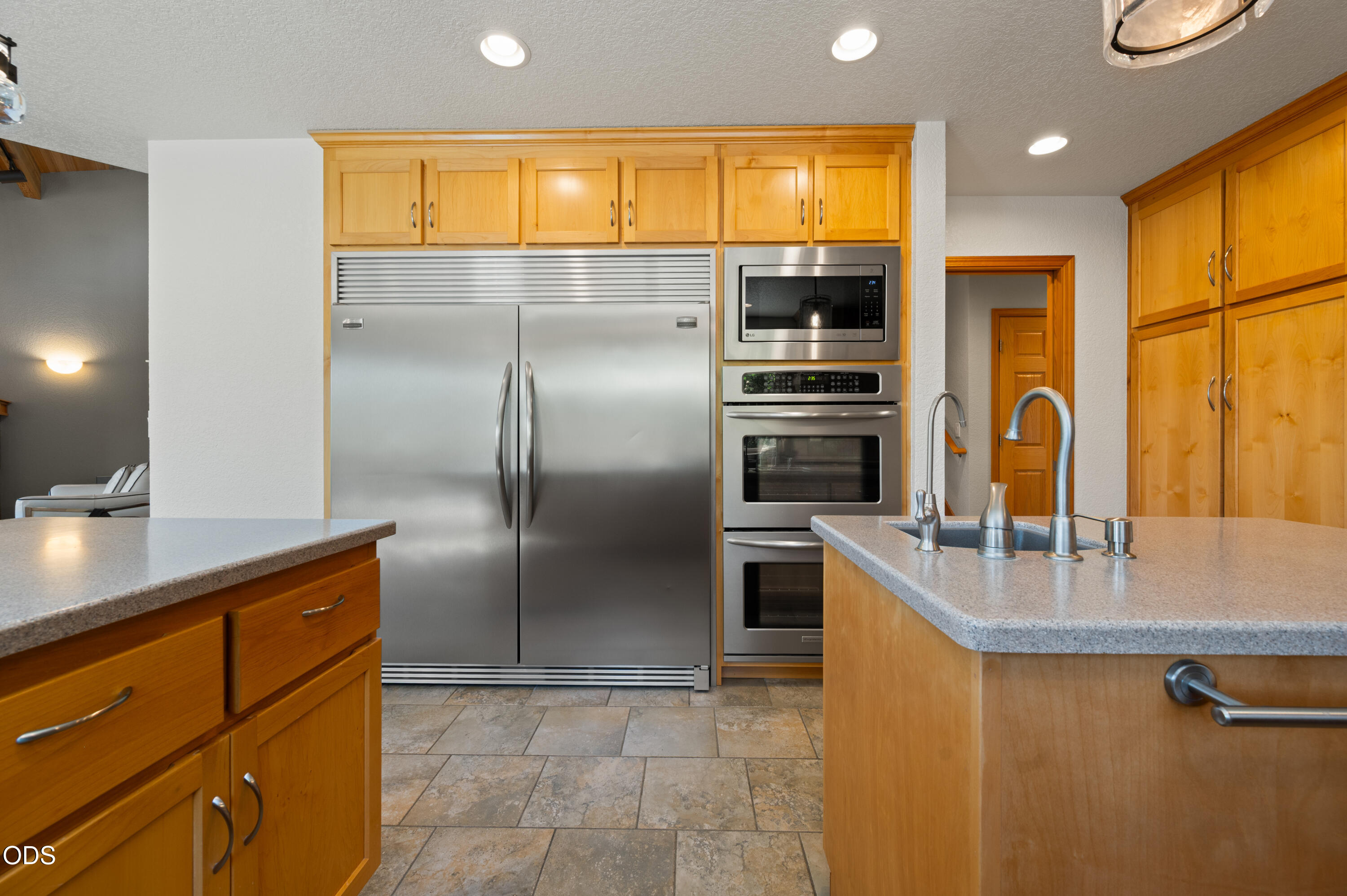 4211 Northwest Lower Village Road Bend, OR 97703 - Photo 22 of 58