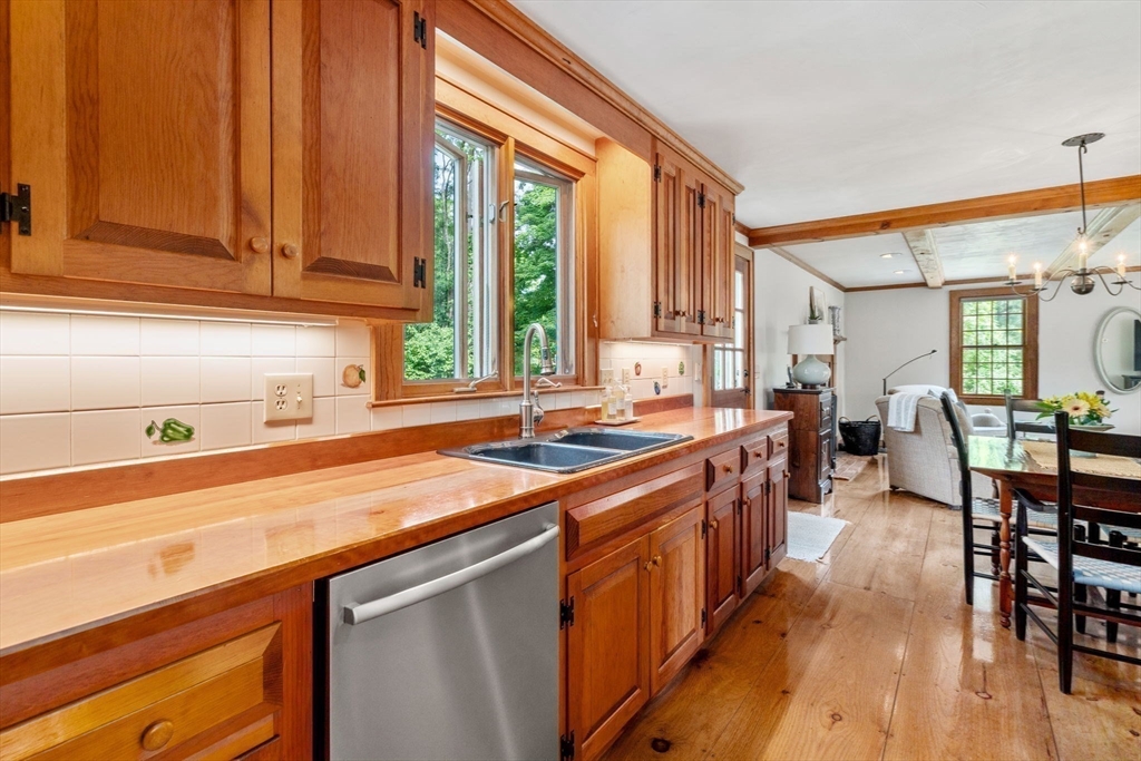 67 Haynes Road Sudbury, MA 01776 - Photo 10 of 42 Gallery Image 10