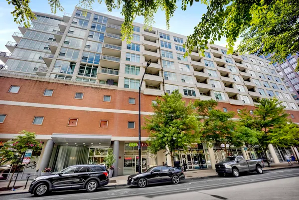$625,000 | 909 West Washington Boulevard, Unit 912, Chicago, IL 60607