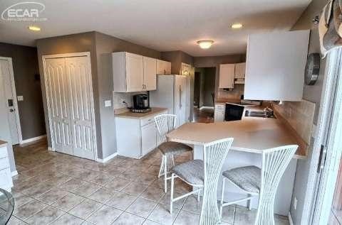 16518 Jennings Road Fenton, MI 48430 - Photo 10 of 27 20442747-9.JPG