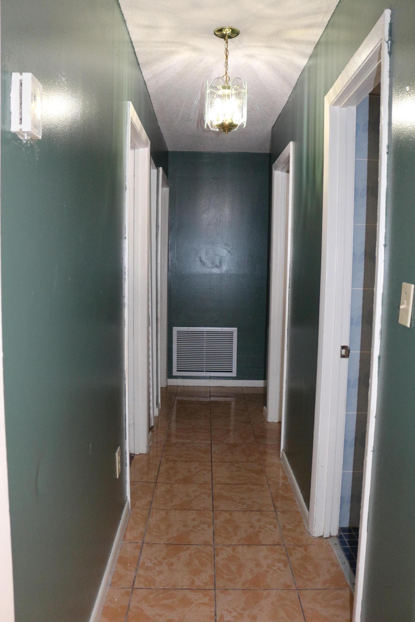 715 Southwest 2nd Court Delray Beach, FL 33444 - Photo 12 of 18 Foyer