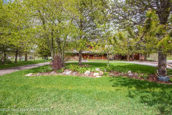 $1,595,000 | 83 Buck Lane, Alpine, WY 83128