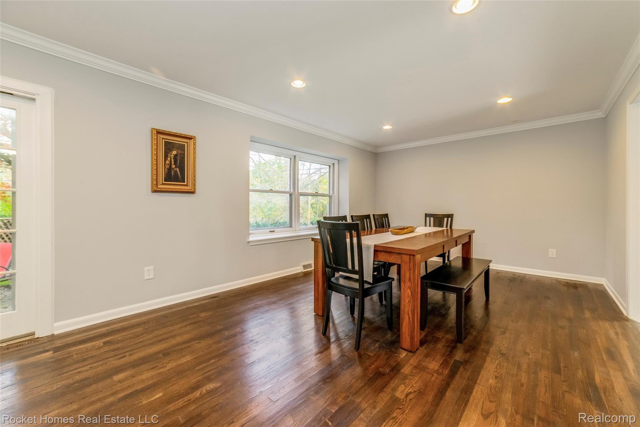 879 Foxhall Road Bloomfield Hills, MI 48304 - Photo 7 of 44 004-photo-dining-room-7719028.jpg