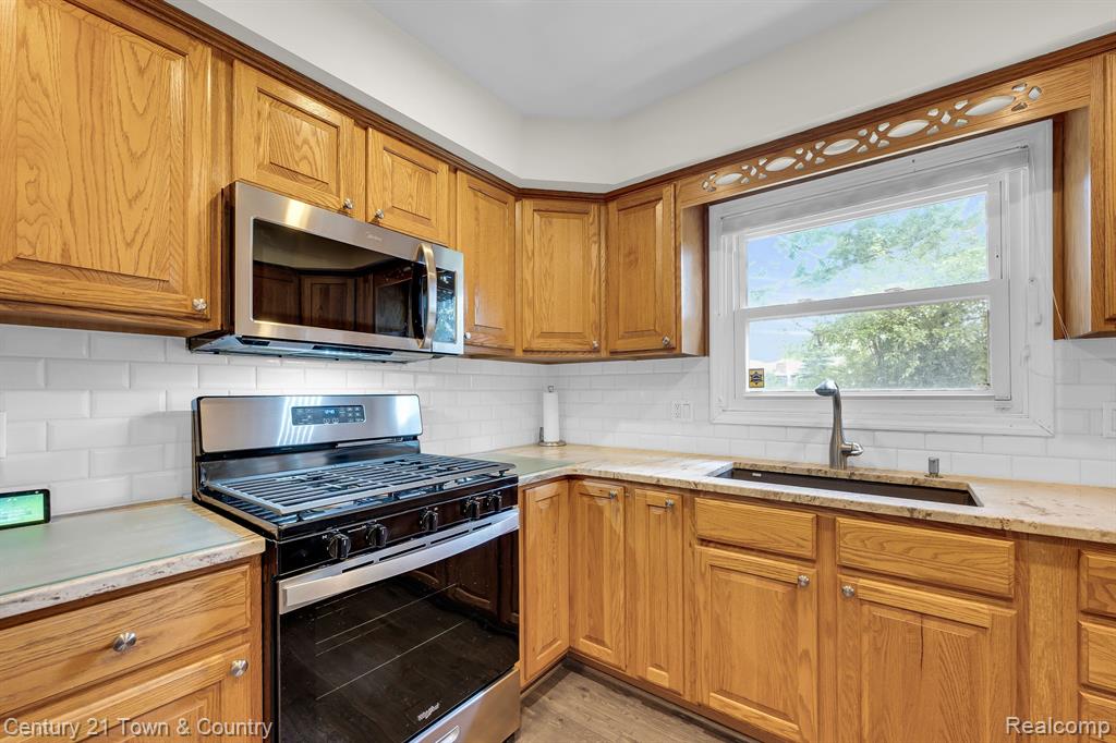 3660 Old Tree Court Rochester Hills, MI 48309 - Photo 8 of 41