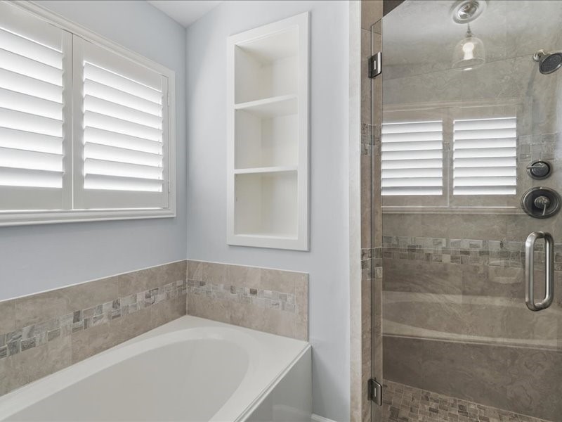 1102 Mabry Mill Road Houston, TX 77062 - Photo 19 of 43 Soaking tub