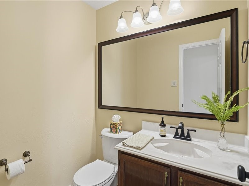 1102 Mabry Mill Road Houston, TX 77062 - Photo 20 of 43 1/2 bath