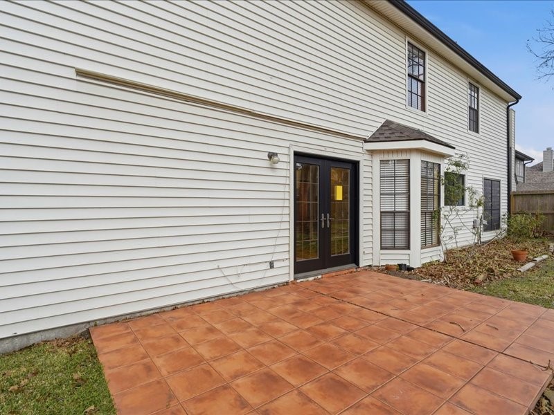 1102 Mabry Mill Road Houston, TX 77062 - Photo 22 of 43 Space to entertain