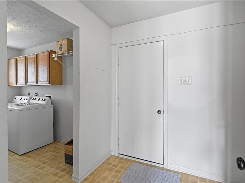 1102 Mabry Mill Road Houston, TX 77062 - Photo 27 of 43 Inhouse laundry room