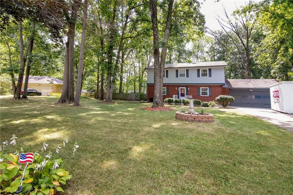 2607 Cardigan Road Indianapolis, IN 46268 - Photo 2 of 30
