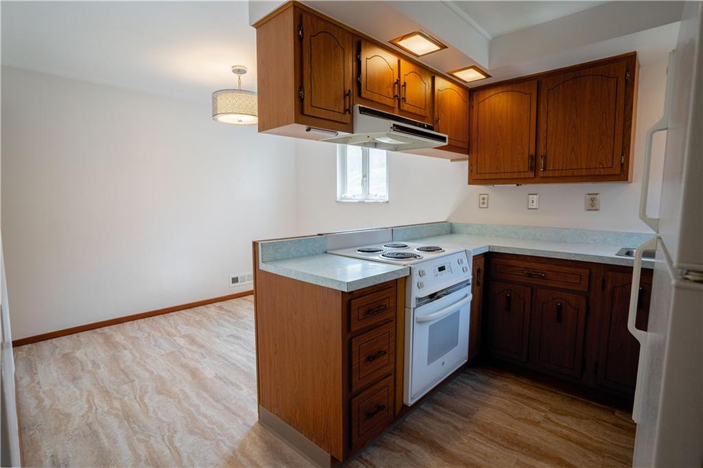 674 Kelso Road Pittsburgh, PA 15243 - Photo 2 of 23