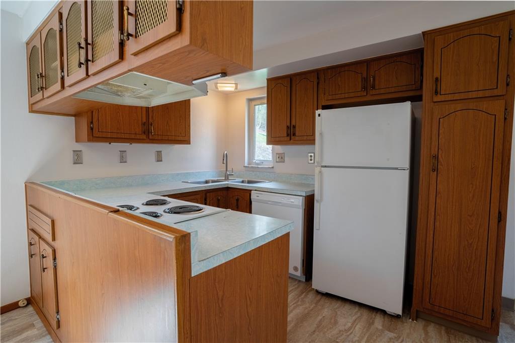 674 Kelso Road Pittsburgh, PA 15243 - Photo 3 of 23