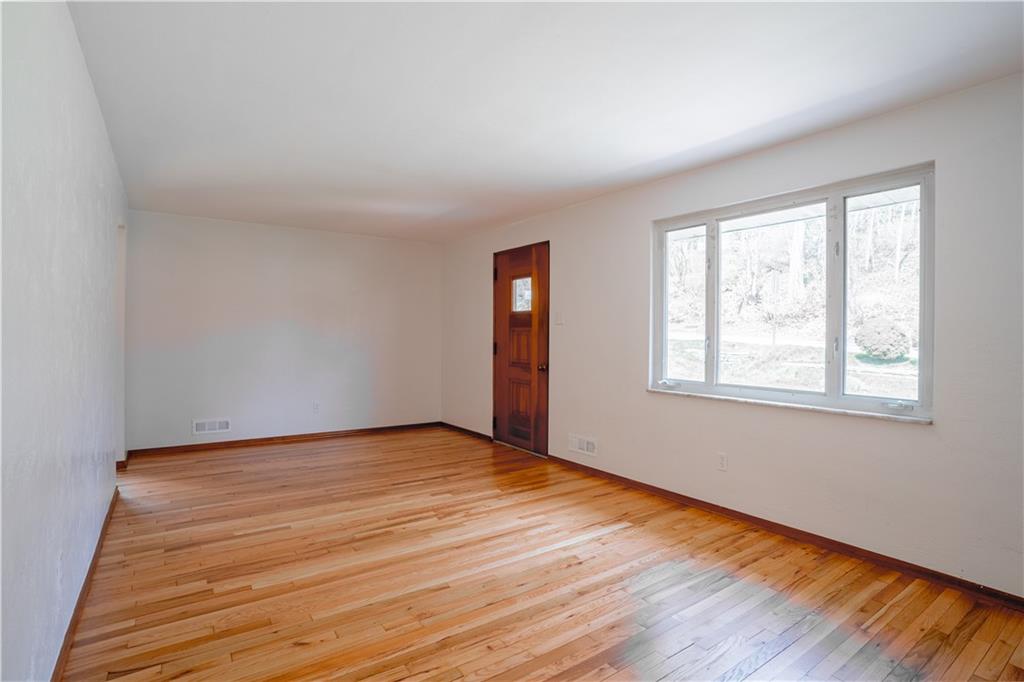 674 Kelso Road Pittsburgh, PA 15243 - Photo 6 of 23