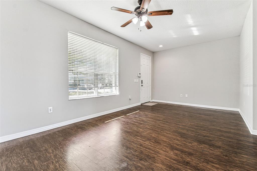 11651 Declaration Drive Tampa, FL 33635 - Photo 5 of 43