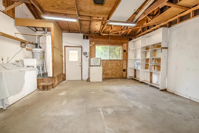 a view of a storage & utility room