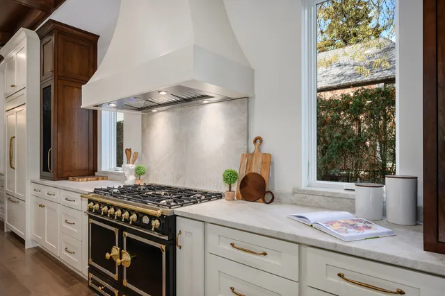 $2,525,000 | 809 Lenox Road, Glenview, IL 60025