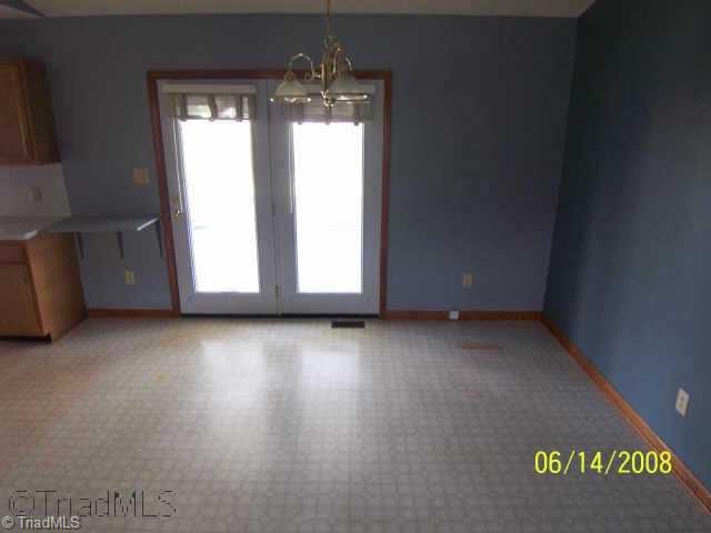 233 Albertson Road Thomasville, NC 27360 - Photo 3 of 5 Other. dining area