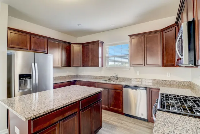 $3,865 | 702 Station Boulevard, Elburn, IL 60119