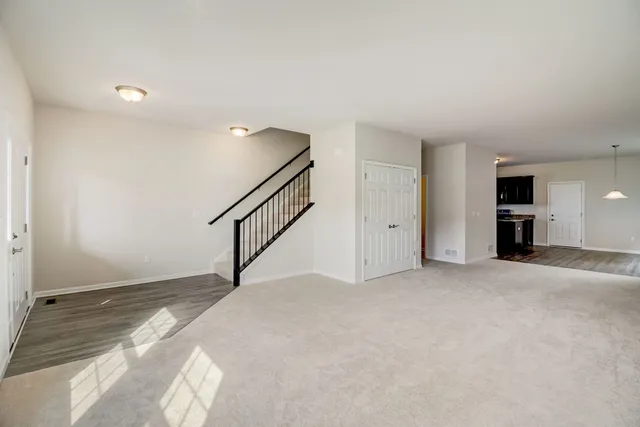 $3,865 | 702 Station Boulevard, Elburn, IL 60119