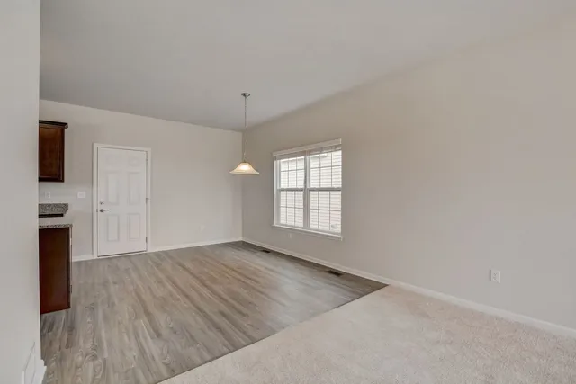 $3,865 | 702 Station Boulevard, Elburn, IL 60119