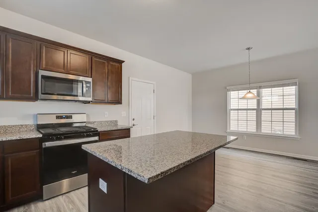 $3,865 | 702 Station Boulevard, Elburn, IL 60119