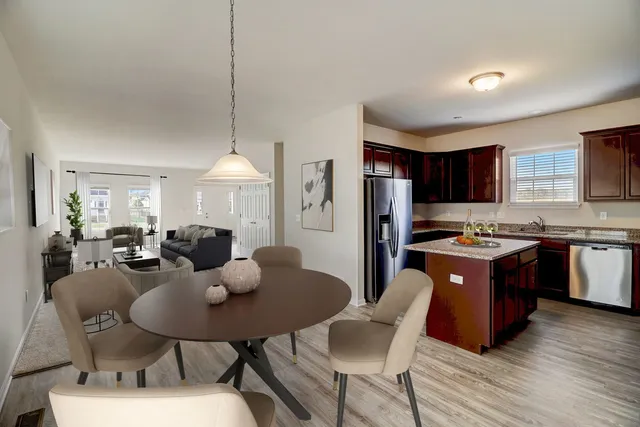 $3,865 | 702 Station Boulevard, Elburn, IL 60119