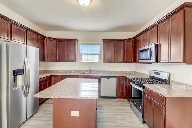 $3,865 | 702 Station Boulevard, Elburn, IL 60119