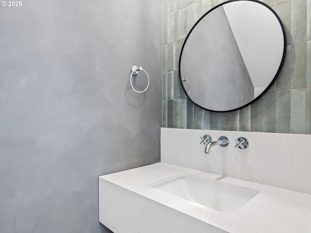 $379,900 | 5187 Southeast 28th Avenue, Unit 10, Portland, OR 97202