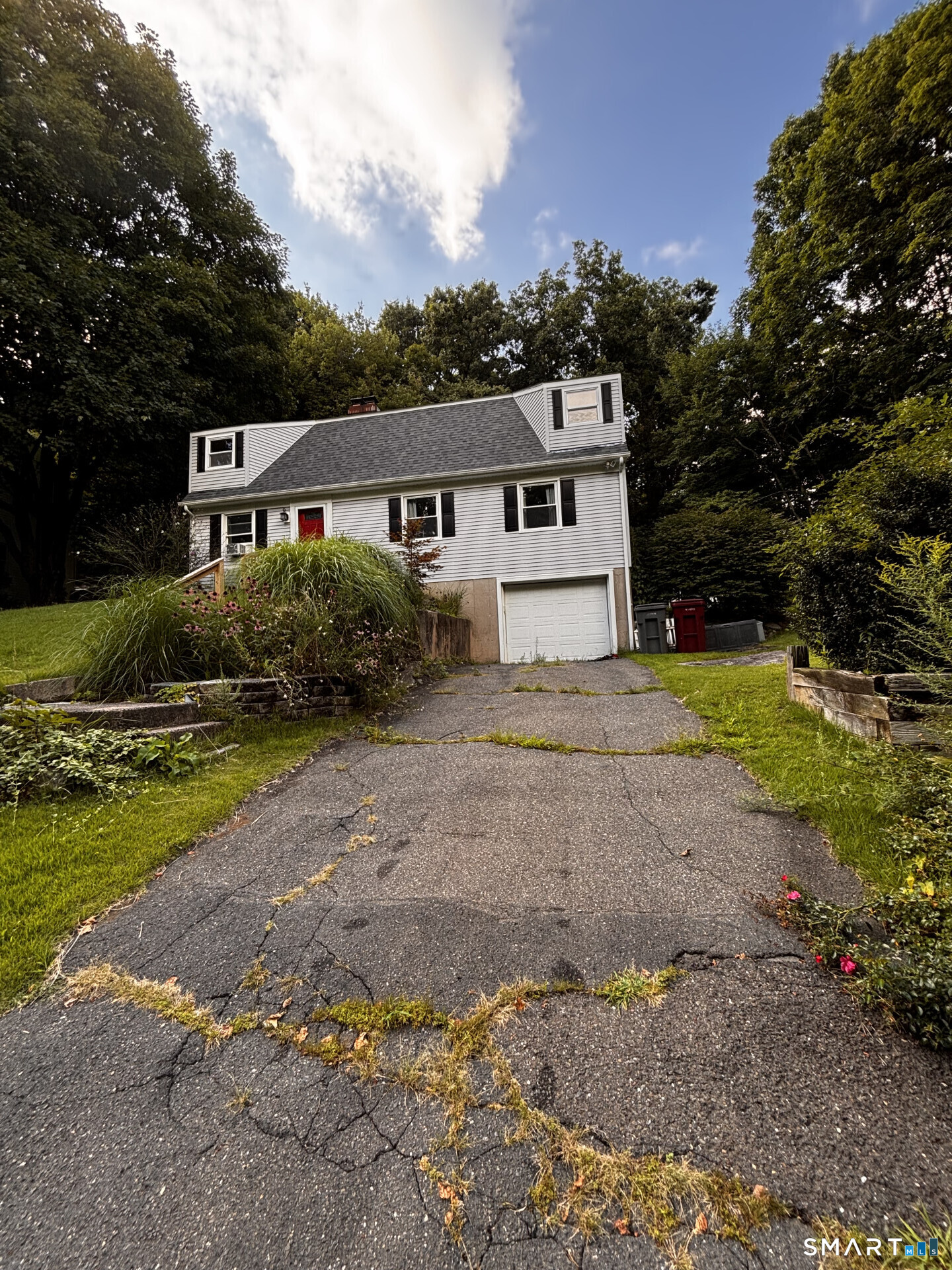 138 Red Robin Road Naugatuck, CT 06770 - Photo 4 of 22 Gallery Image 4