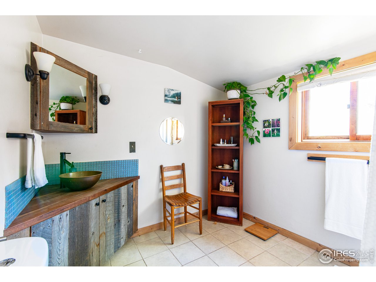 208 Main Street Lyons, CO 80540 - Photo 18 of 27 Bathroom