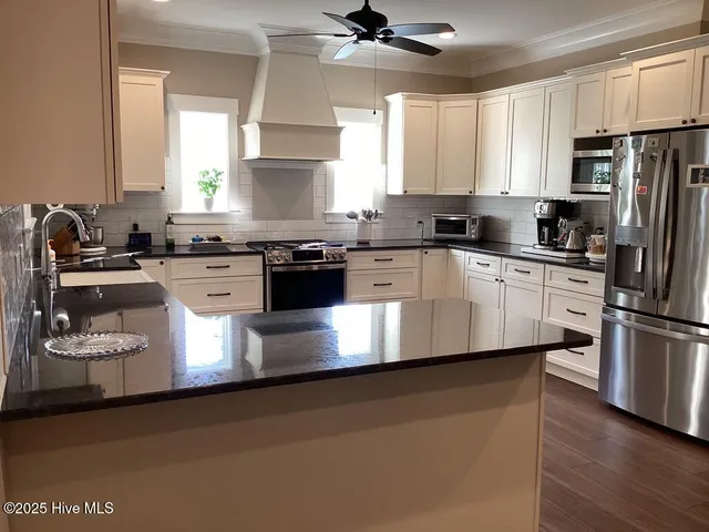 $734,488 | 444 Cypress Landing Trail, Chocowinity, NC 27817