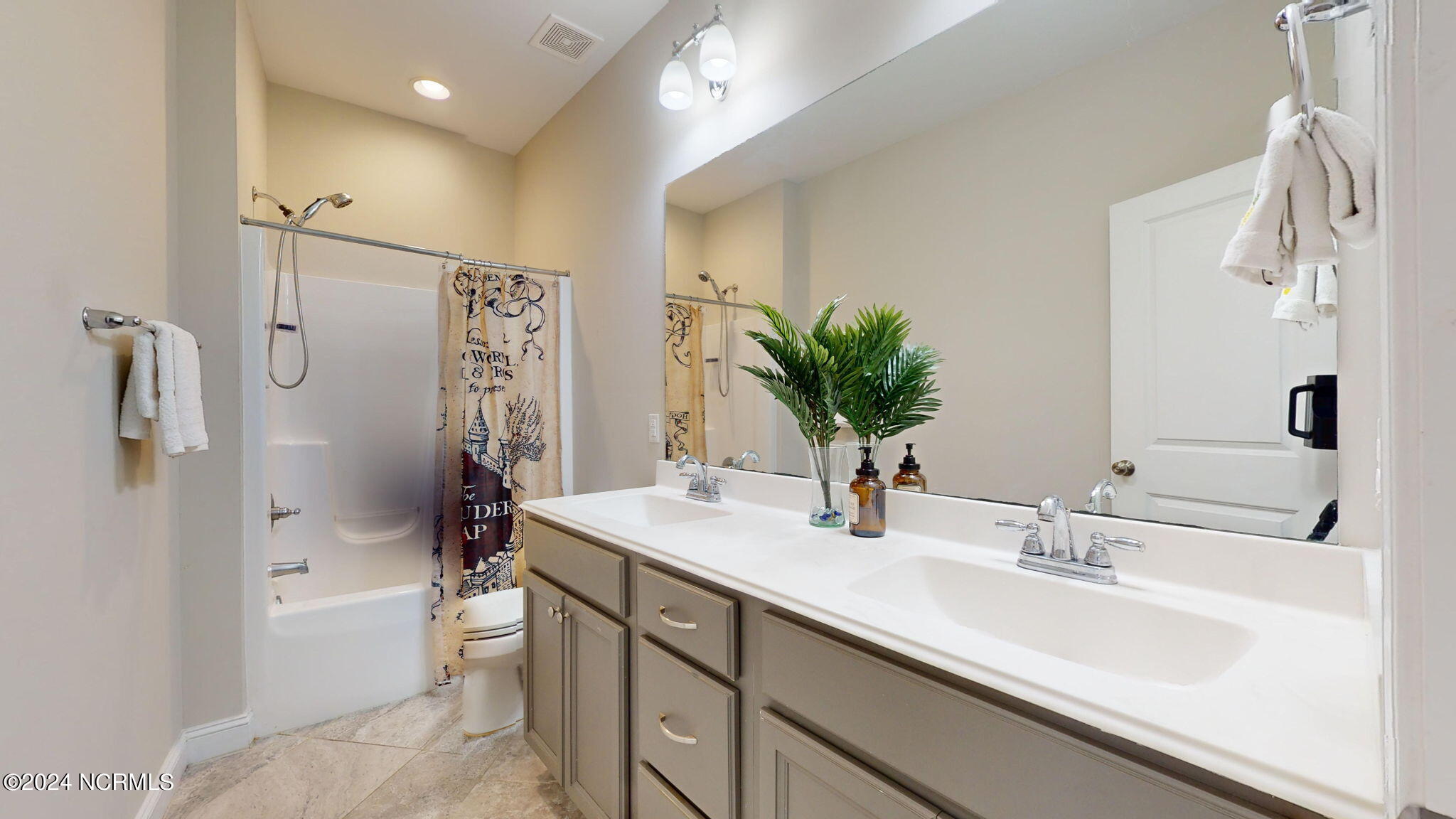 1113 Lieutenant Congleton Road Wilmington, NC 28409 - Photo 27 of 57 52-web-or-mls-10.09.2024_13.12.22