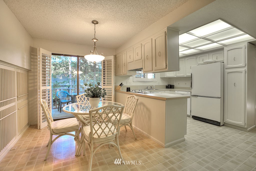 15206 Southeast 176th Street Renton, WA 98058 - Photo 11 of 22 Gallery Image 11