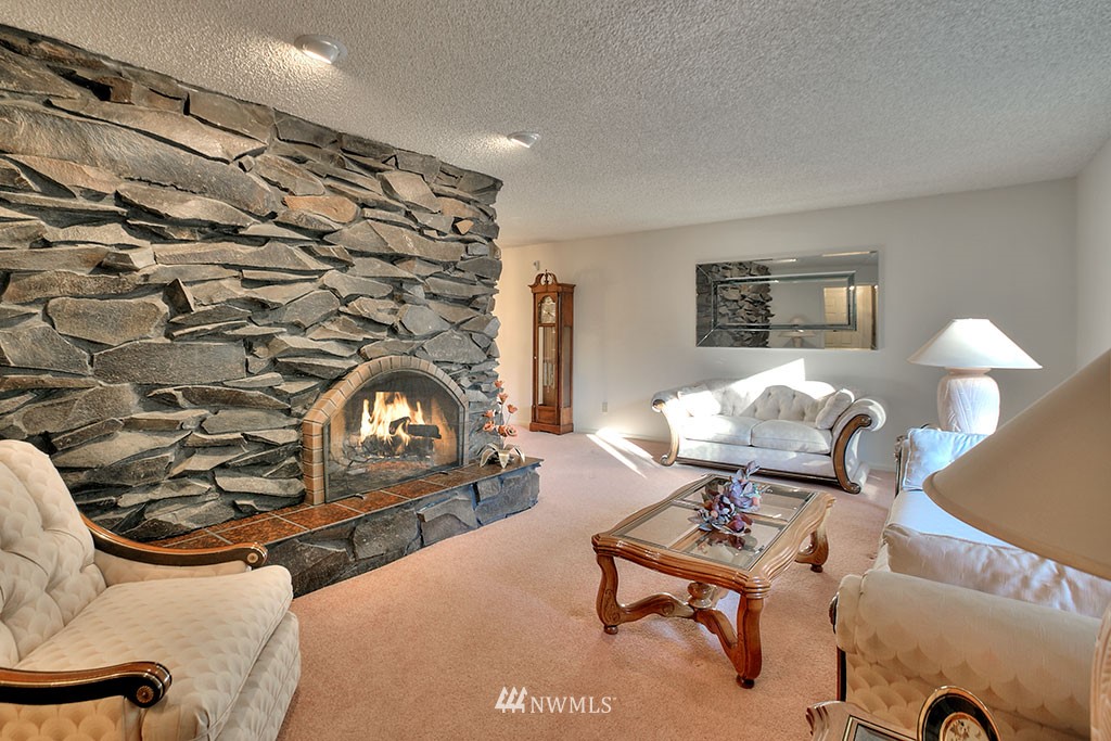 15206 Southeast 176th Street Renton, WA 98058 - Photo 4 of 22 Gallery Image 4