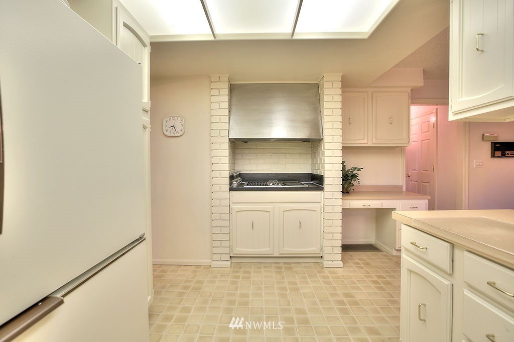 15206 Southeast 176th Street Renton, WA 98058 - Photo 10 of 22 Gallery Image 10