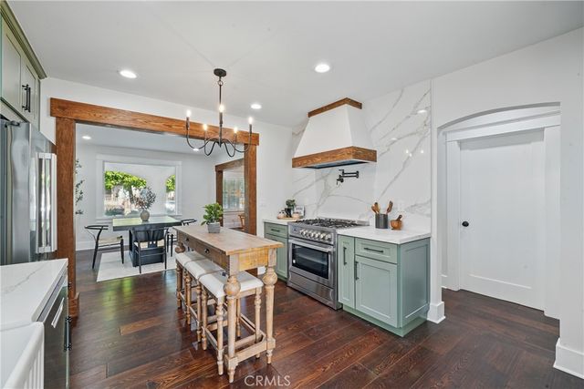 $1,750,000 | 2111 South Bronson Avenue, Los Angeles, CA 90018