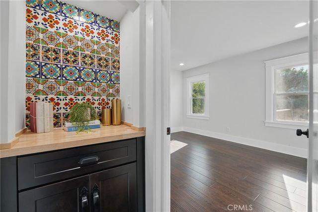 $1,750,000 | 2111 South Bronson Avenue, Los Angeles, CA 90018