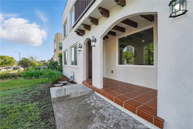$1,750,000 | 2111 South Bronson Avenue, Los Angeles, CA 90018