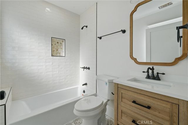 $1,750,000 | 2111 South Bronson Avenue, Los Angeles, CA 90018