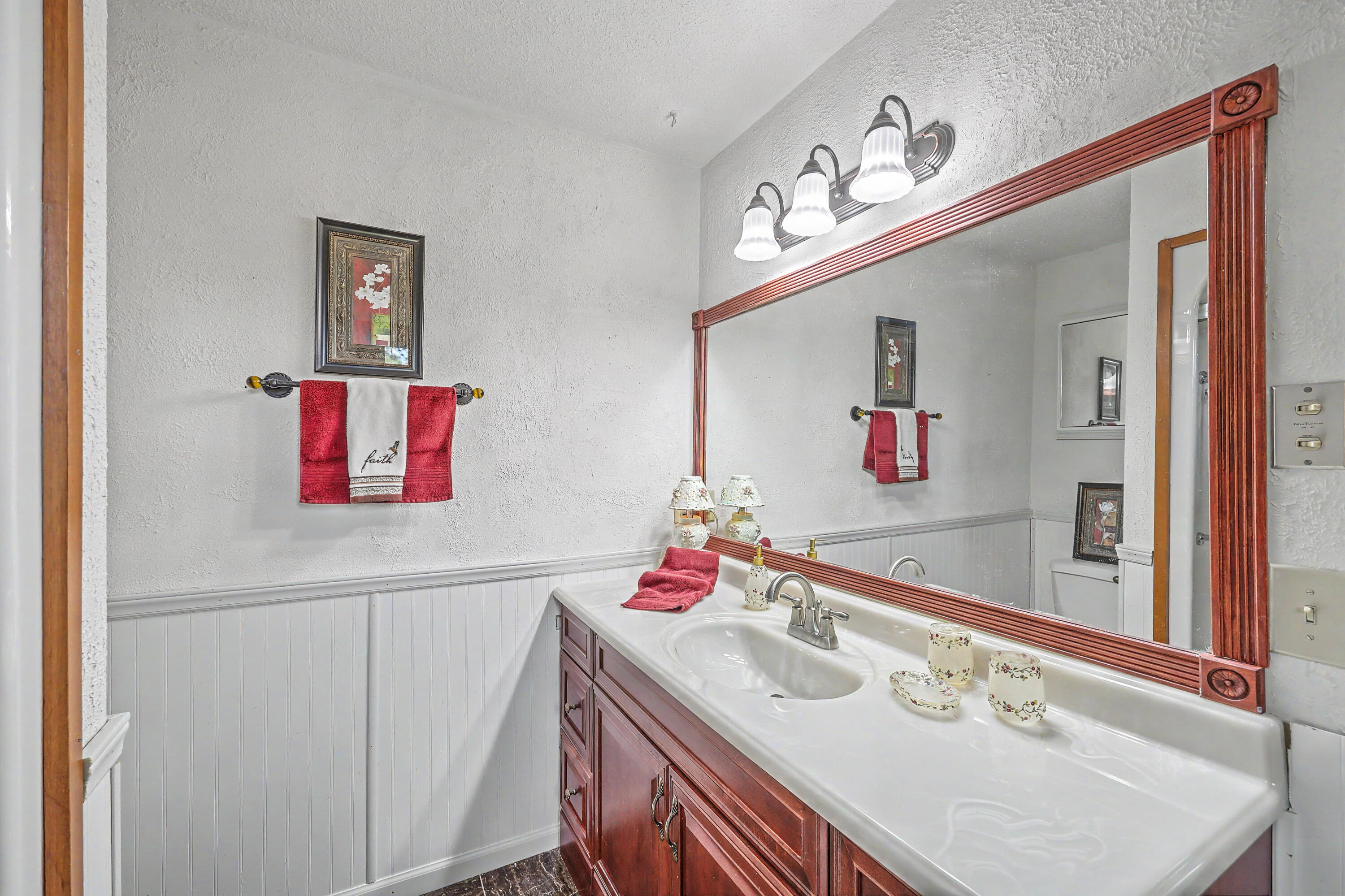 104 Cooper Drive Santee, SC 29142 - Photo 28 of 70 Secondary Primary Bathroom