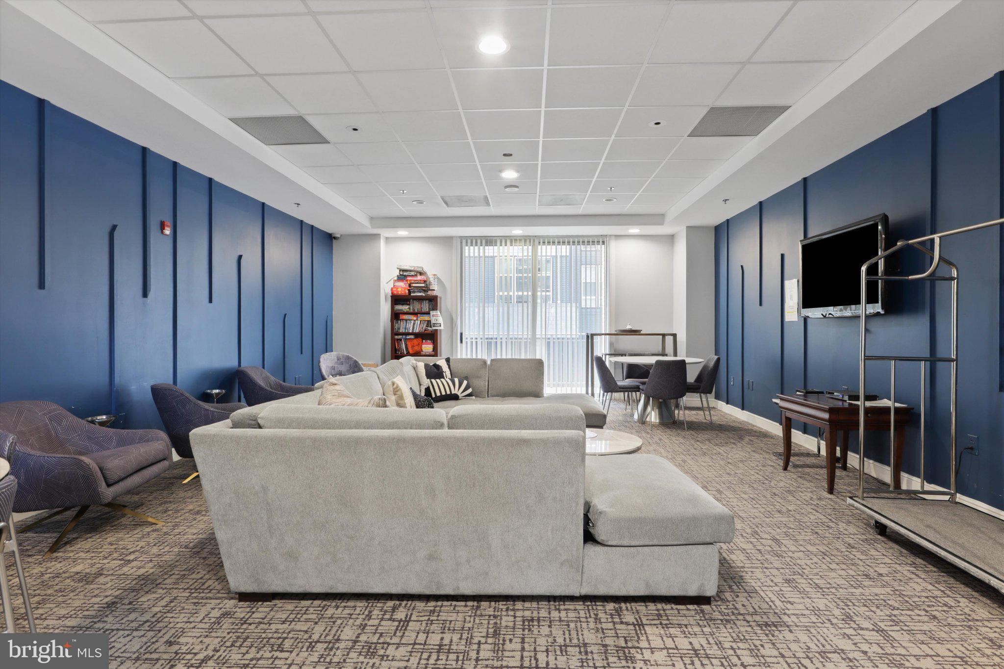 2726 Gallows Road, Unit 1506 Vienna, VA 22180 - Photo 22 of 35 Modern lounge with stylish decor.