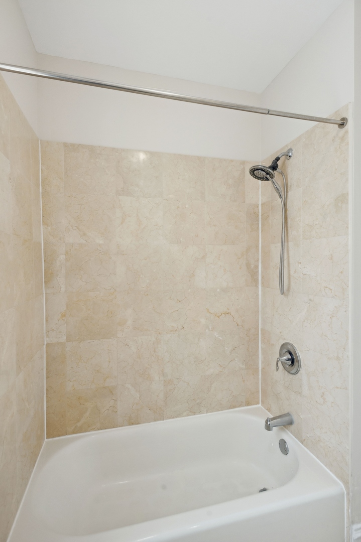 1930 West Addison Street, Unit 2N Chicago, IL 60613 - Photo 21 of 22 Gallery Image 21