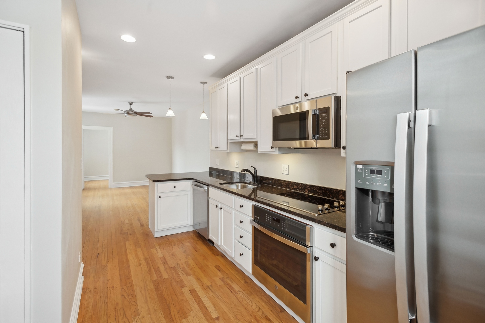 1930 West Addison Street, Unit 2N Chicago, IL 60613 - Photo 10 of 22 Gallery Image 10