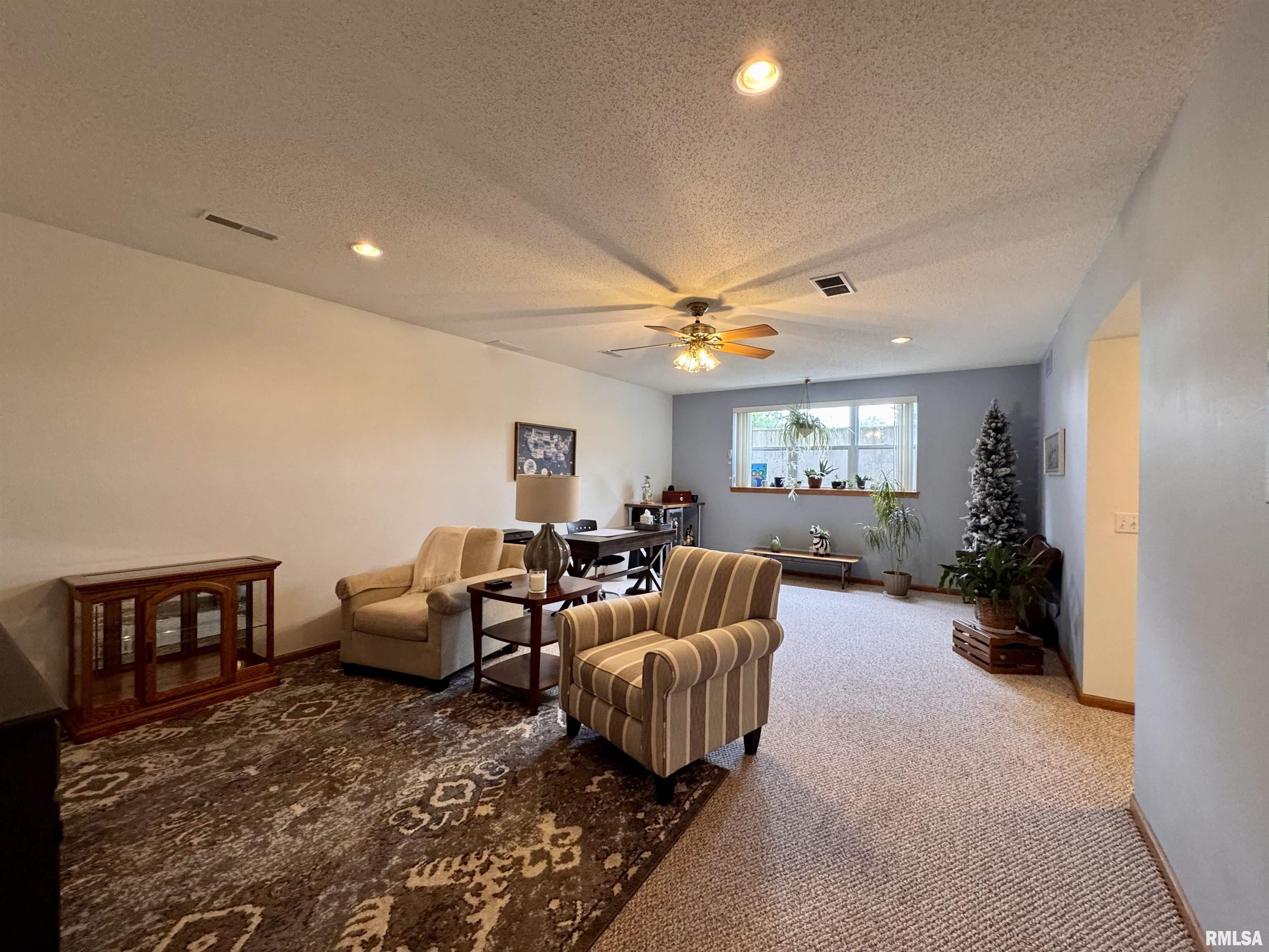1123 Hawthorn Ridge Macomb, IL 61455 - Photo 30 of 34