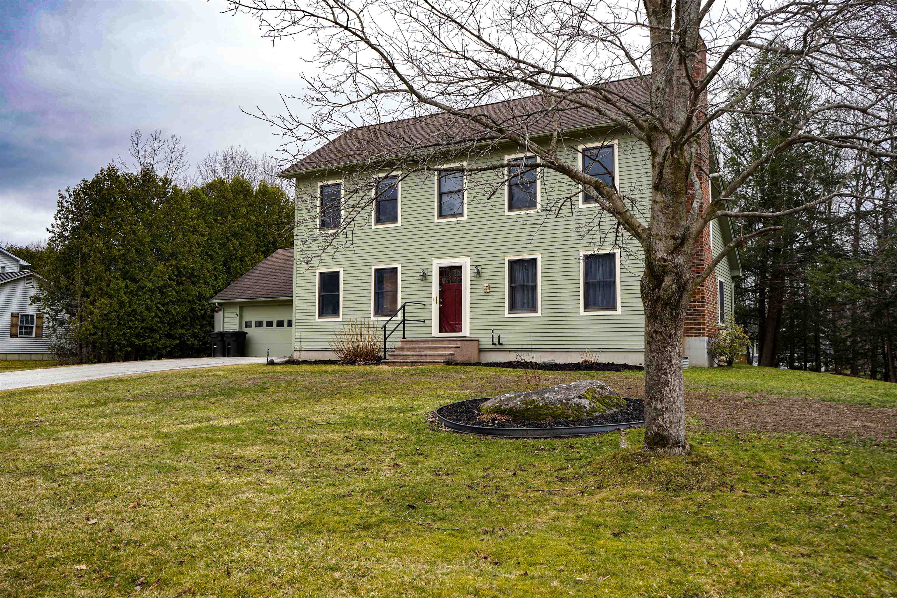 10 Elmwood Drive Rutland, VT 05701 - Photo 2 of 44