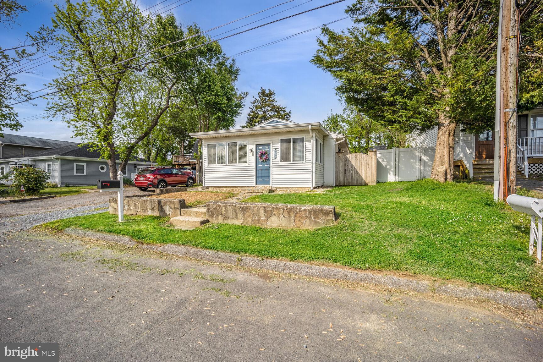 1613 Bishop Road Edgewater, MD 21037 - Photo 2 of 20